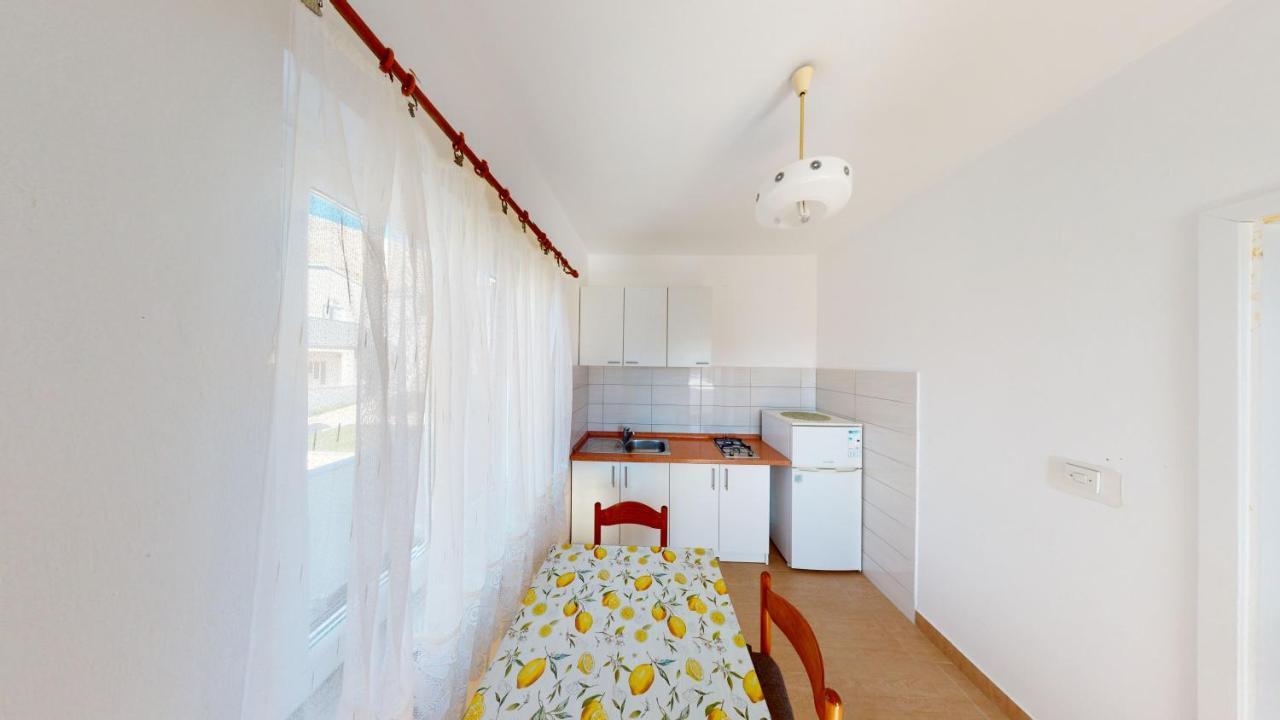 Apartments Riva Metajna Luaran gambar