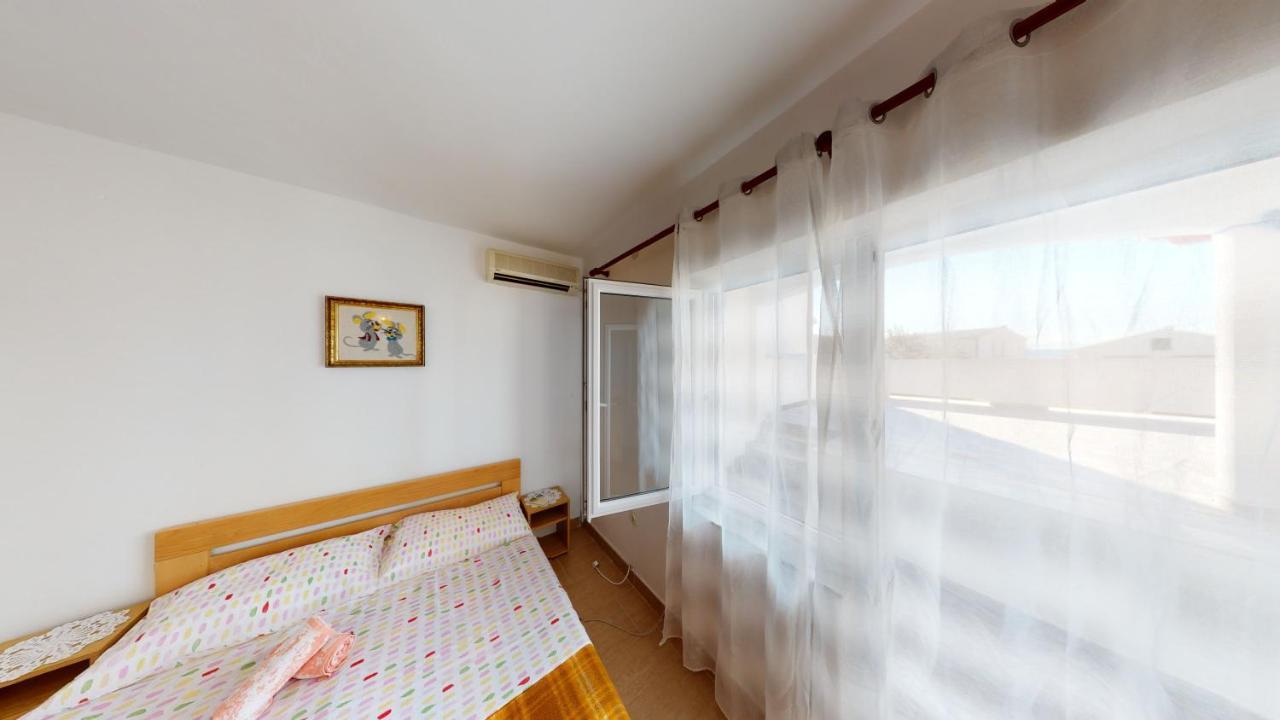 Apartments Riva Metajna Luaran gambar