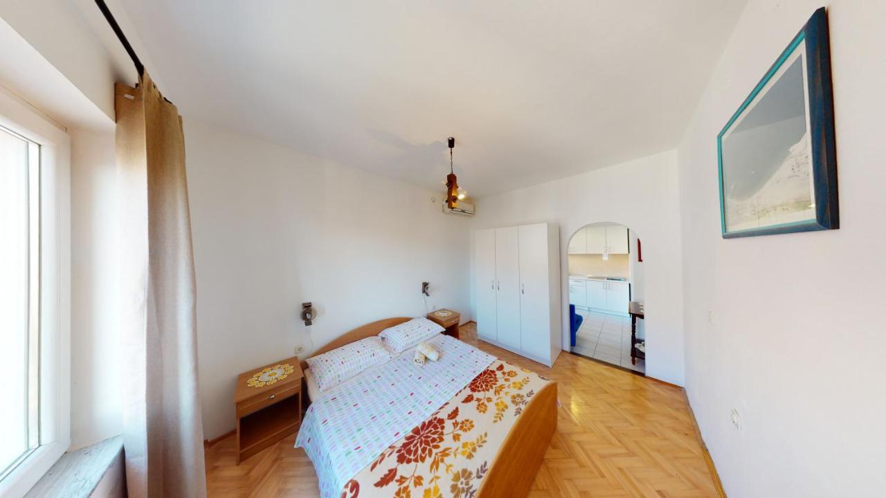 Apartments Riva Metajna Luaran gambar